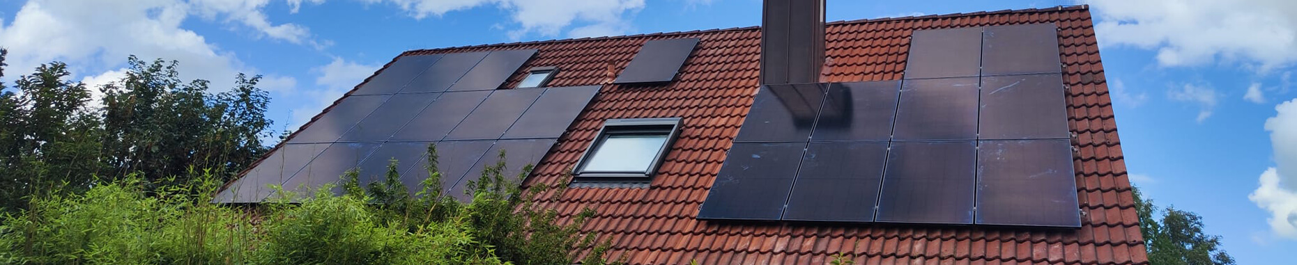Zimmerei Nordmann Solaranlagen auf einem Dach